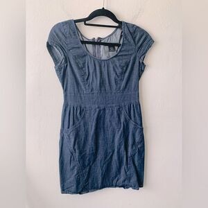 Calvin
Klein blue denim sleeveless dress size S‎